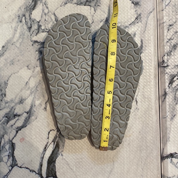 Womens Silver Birkenstock Slides! Great Condition! Size 8! (38) - Picture 9 of 10